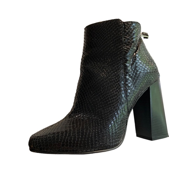 🖤INTERVALLE 37 US Black Ankle Booties🖤 - Picture 2 of 8